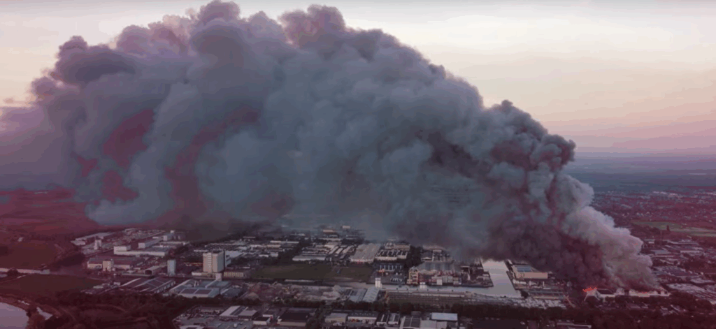 The small fire quickly grew into a full-scale operation
